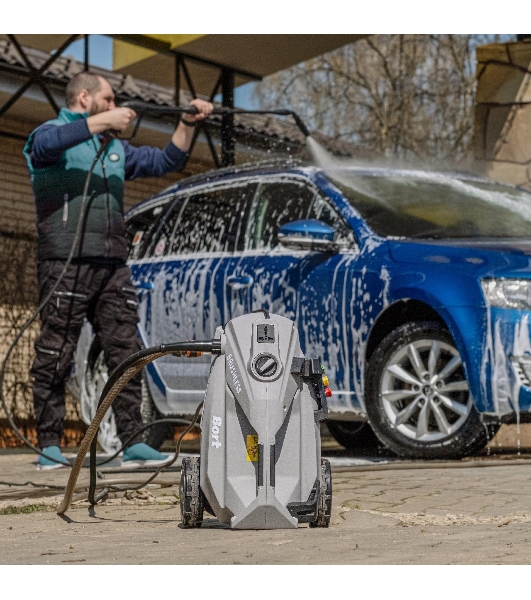 Мойка высокого давления Bort KEX-3000 91276308 3000 Вт, максимальное давление 160 бар, рабочее давление 130 бар, 7,5 л/мин, 7.3 кг, набор аксессуаров 3 шт
