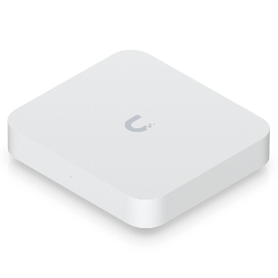 Маршрутизатор Ubiquiti UniFi Gateway Max 4 ядра (1,5 ГГц), 4х 2.5G LAN, 1х 2.5G WAN