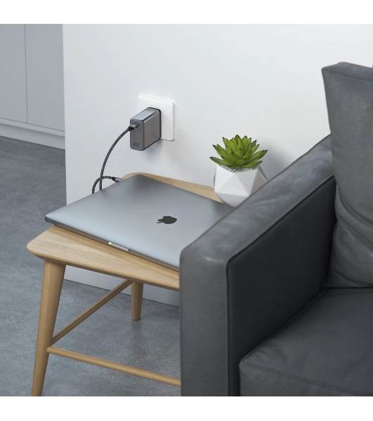 Сетевое зарядное устройство Satechi ST-UC100WSM-EU Charger 100W с технологией GaN Power, серый космос
