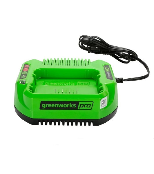 Зарядное устройство GreenWorks 60V (2932007)'Зарядное устройство Greenworks (модель) - используется для заряда аккумуляторных батарей Гринворкс 60 вольт на 2 А/ч,4 А/ч и 6 А/ч.Время зарядки данных аккумуляторов составляет: 2 А/ч = 60 минут; 4 А/ч = 120 минут.Зарядка оснащается системой автоматического отключения при достижении максимального заряда батареи для сохранения рабочих характеристик Li-Ion, а также специальным чипом, который защищает батарею от перегрева. Эти современные системы интеллектуального заряда обеспечивают сохранность дорогостоящего лития от преждевременной потери своих свойств и обеспечивают максимально возможный срок службы батареи. Для устойчивости зарядка имеет прорезиненные ножки. Для крепления на стену есть специальная проушина. На корпусе зарядки присутствую индикаторы заряда. Питание зарядного устройства осуществляется от сети 230 вольт переменного тока 50-60 Гц, 1,9 Ампер.Преимущества модели: Совместимость с аккумуляторами Greenworks 60V; Чип для защиты от перегрева