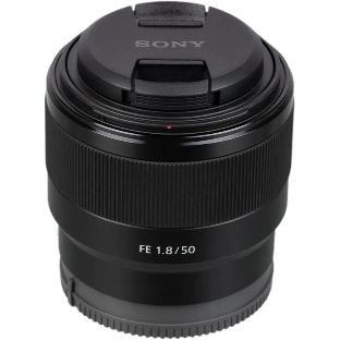 Объектив Sony SEL50F18F.SYX, 50 мм, f/1.8, фикс-объектив, компактный светосильный стандартный объектив с асферическим элементом, Sony E (FE), черный
