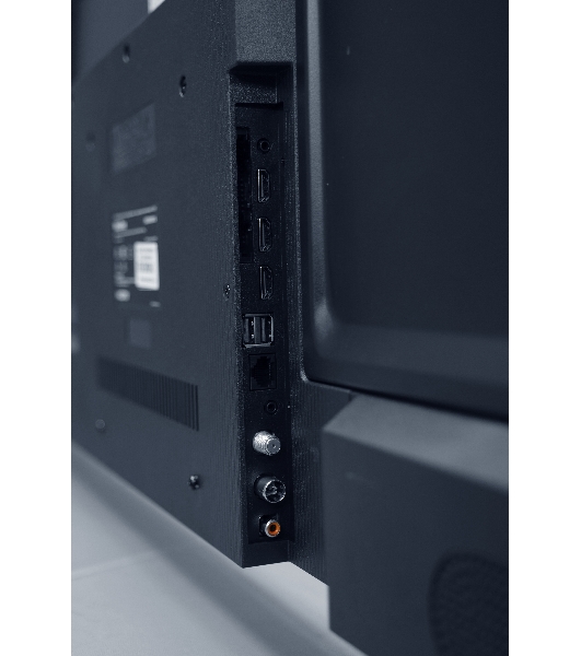 Телевизор WildRed 50' 50QWS9001U черный/серебристый DLED 4K UHD 60Hz Android TV 1.5GB/8GB
