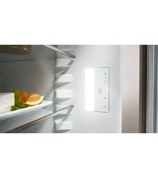 Встраиваемый холодильник Liebherr Pure, высота 82-88 см, door-on-door, без морозильного отделения, сенсорная электроника внутри камеры.