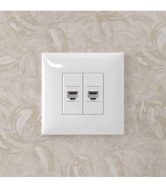 Розетка компьютерная DKC Avanti 4400664 RJ-45 без шторки в стену, кат.5е двойная, 'Белое облако'