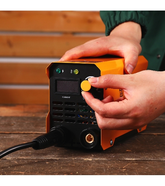 Сварочный аппарат Deko DKWM250A Mini инвертор ММА 4.2 кВт