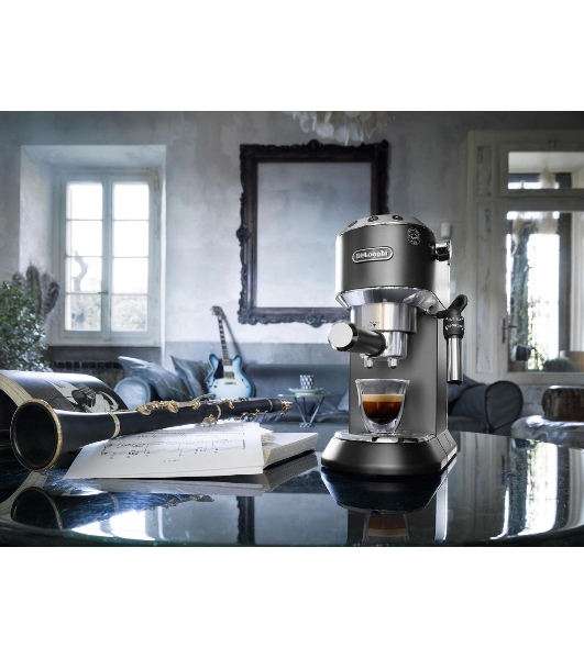 Кофеваркa рожковая DeLonghi EC 685 BK черный, исп. кофе - молотый/чалды, 1.1 л, 1350 Вт, 15 бар