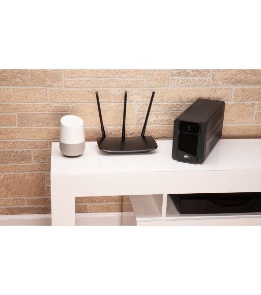 Источник бесперебойного питания APC Back-UPS BX950MI 520Вт 950ВА черный