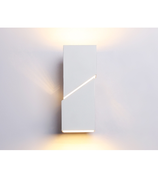 Светильник настенный FW2474 WH белый G9 max 40W 155*60*90