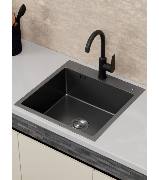 Мойка кухонная из нержавеющей стали BAUEDGE SOUL КТ5050В NANO BLACK, сифон EASY CLEAN в комплекте.