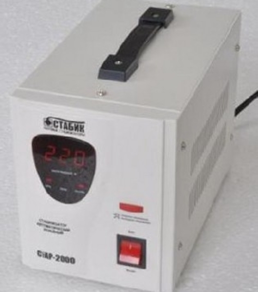 Стабилизатор напряжения RUCELF CTAP-2000VA 2000ВА, диапазон 140-270,однофазный,управление релейное, дисплей,точность 220+-6%, КПД 98%.
