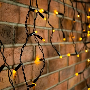 Гирлянда Neon-night Айсикл (бахрома) светодиодный, 4,8 х 0,6 м, черный провод, 230 В, диоды желтые, 176 LED