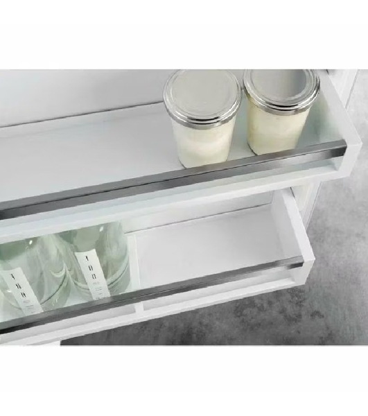Встраиваемый холодильник Liebherr ICf 5103-22 001 белый двухкамерный 182/80л