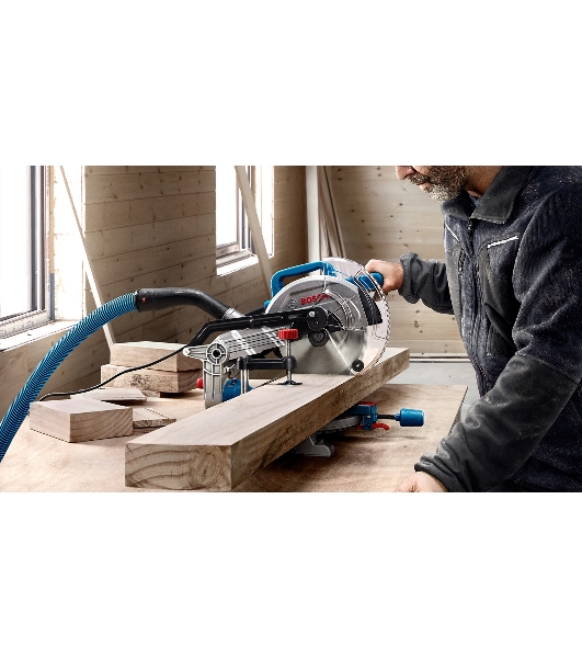 Торцовочная пила Bosch GCM 216