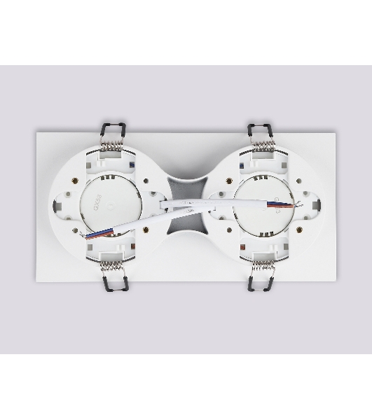 Светильник Ambrella light TN52423/2 WH/FR белый/белый матовый GX53 max 12W 210*105*45