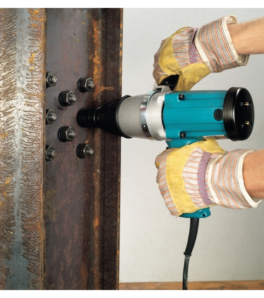 Гайковерт Makita 6906 Гайковерт ударный 6906 850Вт,1600у\м,588Нм,квадрат 3\4',5кг,чем,М16-М22