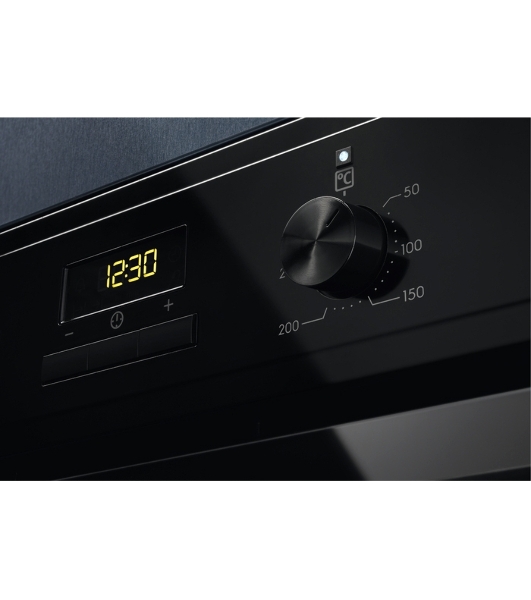 Духовой шкаф электрический Electrolux EOF3H50BK черный