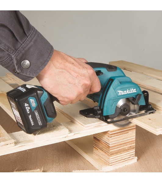 Пила циркулярная Makita HS301DWAE10.8В 2х2А·ч Li-ion 1500об\м диск-ф85мм рез-25.5мм 1.6кг чем