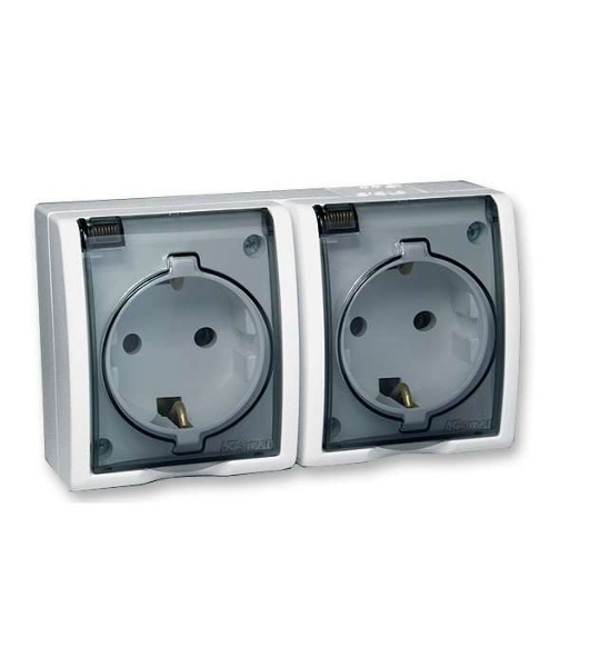 Розетка SIMON 15 Aqua 1594433-030 2-я с заземлением белая с крышкой наружная IP54