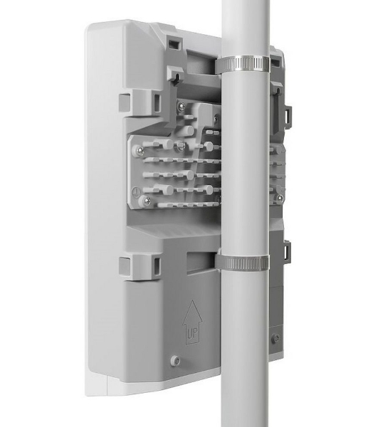 Коммутатор MikroTik Cloud Router Switch 318-16P-2S+OUT with 800MHz CPU, 256MB RAM, 16x Gigabit LAN with PoE-out, 2xSFP+ cages, RouterOS L5 or SwitchOS (dual boot), outdoor enclosure, mounting kit (power supply N