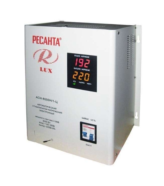 Стабилизатор напряжения Ресанта АСН-8 000 Н/1-Ц 63/6/17 Стабилизатор Lux 220В±8%, Габ. 305х190х360, Вес 15кг