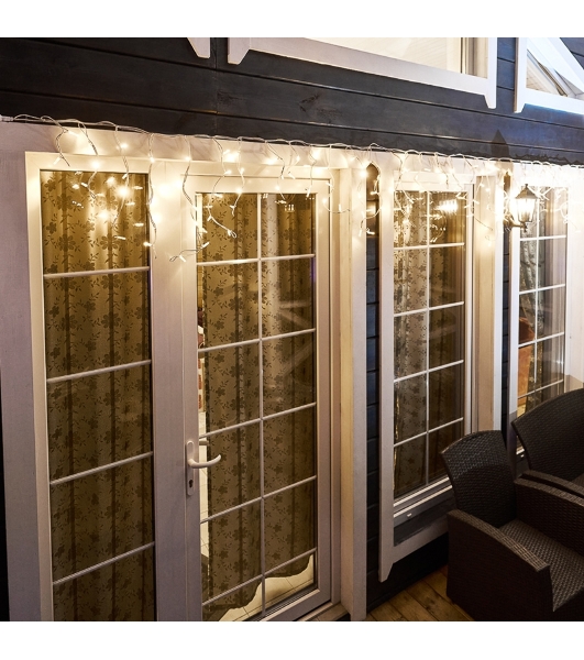 Гирлянда Neon-night Айсикл (Бахрома) светодиодная 5х0,7 м, 152 LED, белый провод каучук, теплое белое свечение