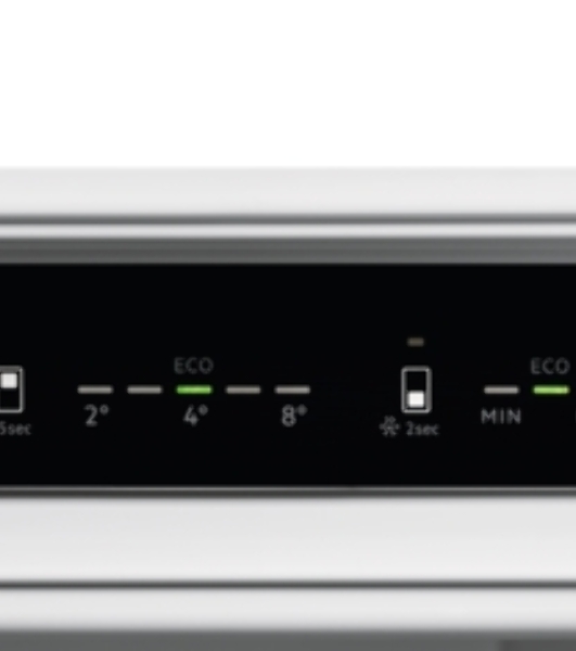 Холодильник встраиваемый ELECTROLUX ENT6MD19S3 комбинированный No Frost (морозильная камера), электронное управление, полезный объём: 269 л (207 + 62 л), перенавешиваемые двери, складная полка, полка для вина, лоток для яиц, 54x54.9x189.5 см