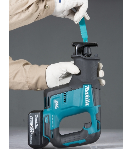 Пила сабельная Makita DJR188Z 18В, Li-ion, 0-3000об\м, ход-20мм, рез-255мм
