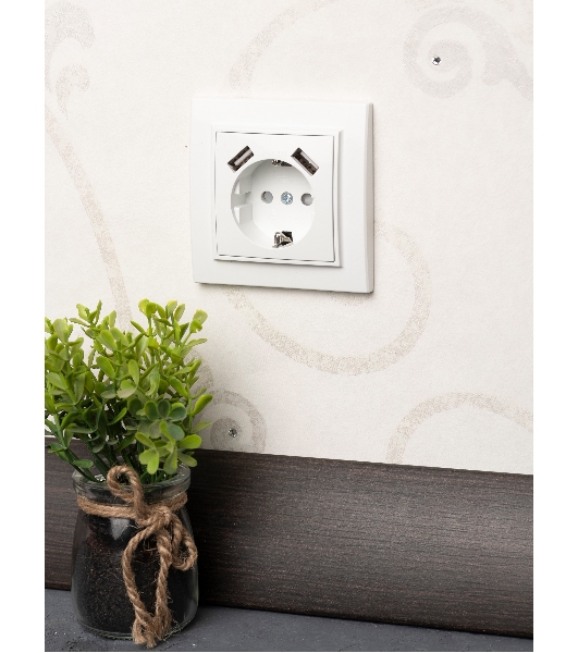 Розетка 1-местная СП с/з 16А белая с защ. штор. с 2 USB 2,1А EKF Минск