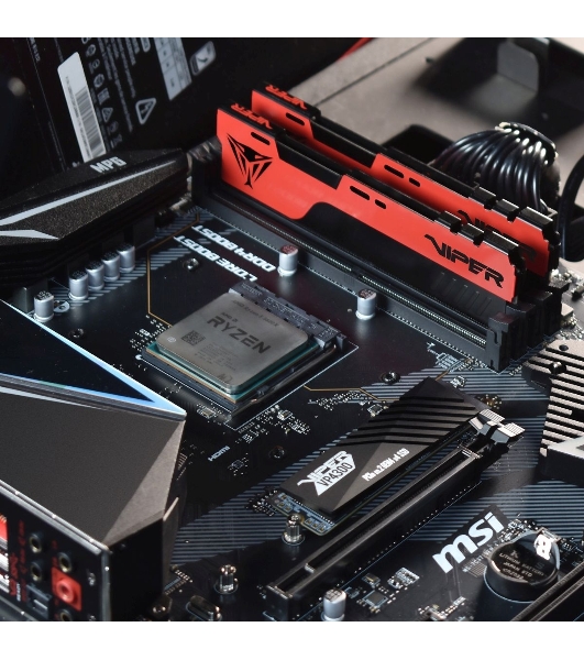 Оперативная память Patriot Viper Elite II, DDR4, 32GB (1x32 GB), 3200 MHz, CL18, DIMM, радиатор, красный, черный