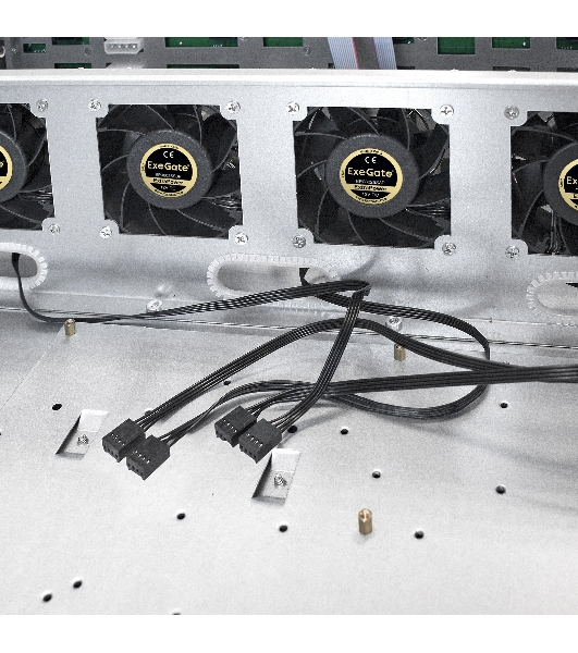 Серверный корпус ExeGate Pro 3U660-HS16 (RM 19', высота 3U, глубина 660, БП 2U-920ADS,16xHotSwap, USB)