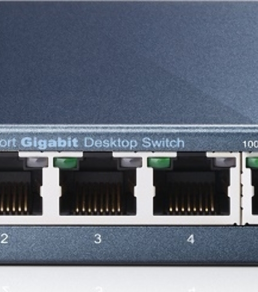 Коммутатор TP-Link SOHO TL-SG105 5-port Desktop Gigabit Switch, 5 10/100/1000M RJ45 ports, metal case