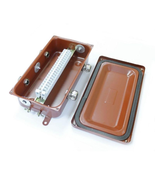 Коробка КЗНС-16 УХЛ1.5 IP65 с латунными сальниками ЗЭТА zeta30316